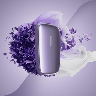 Ploom X Advanced Lavender predný kryt - umelecký záber na svetle fialovom pozadí