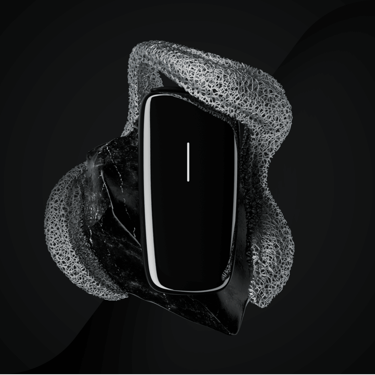 Ploom X Advanced Black predný kryt - umelecký záber na čiernom pozadí