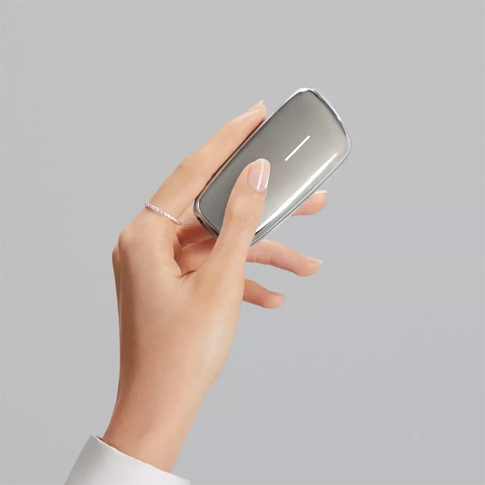 Ploom X Advanced Silver v ruke