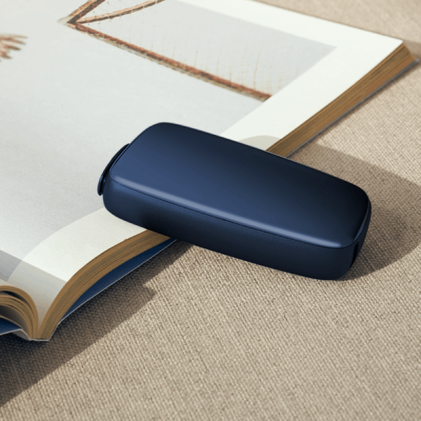 Predný kryt Navy Blue na Ploom X Advanced na knihe